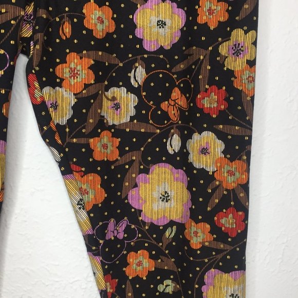 LuLaRoe, NWOT,T/C Minnie Mouse/polka dot leggings. - Picture 6 of 9